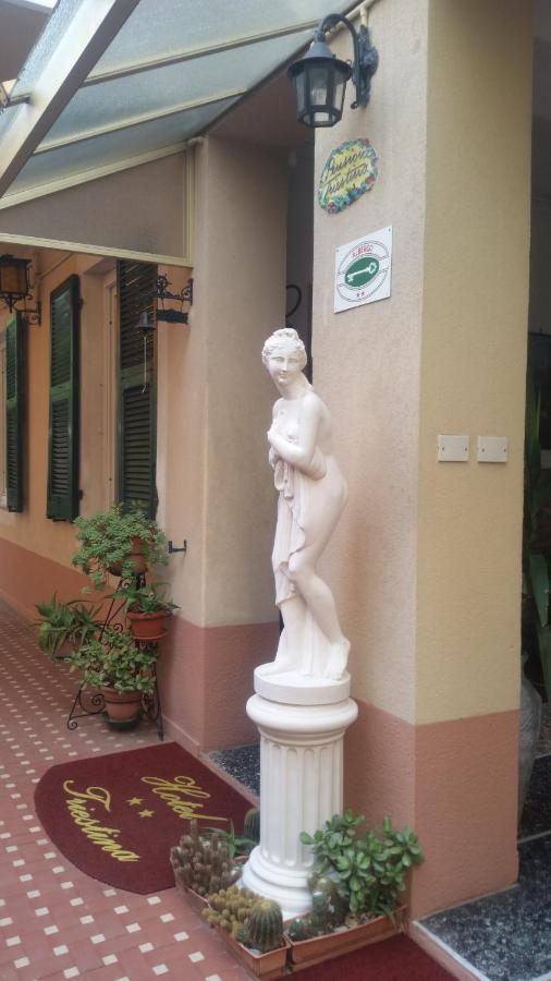 Hotel Triestina Noli Exteriör bild