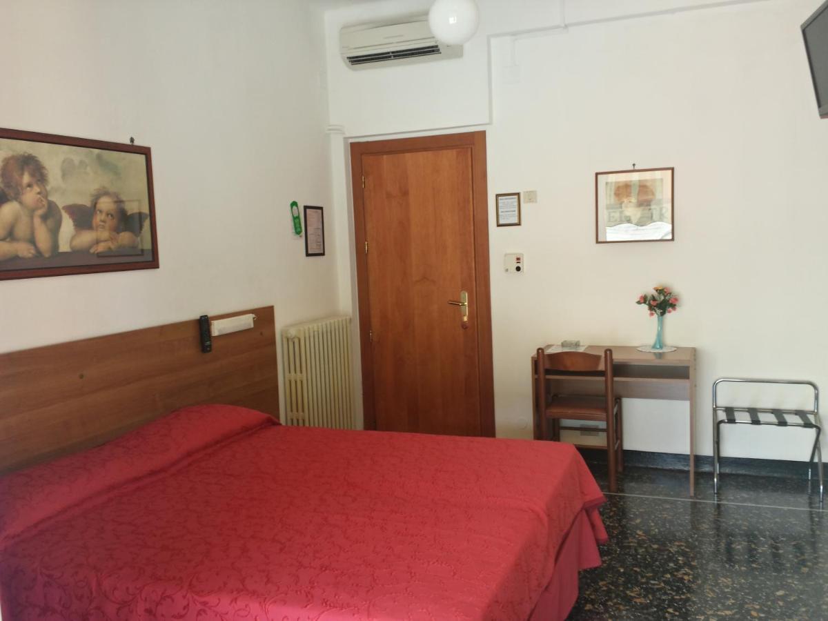 Hotel Triestina Noli Exteriör bild