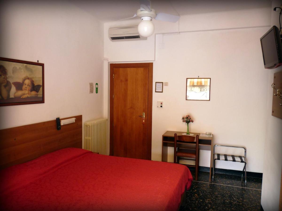 Hotel Triestina Noli Exteriör bild