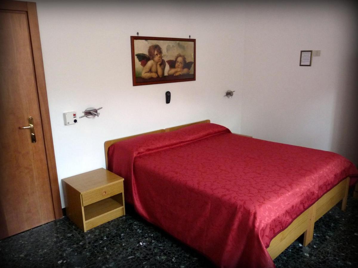 Hotel Triestina Noli Exteriör bild
