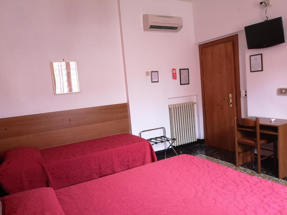Hotel Triestina Noli Exteriör bild