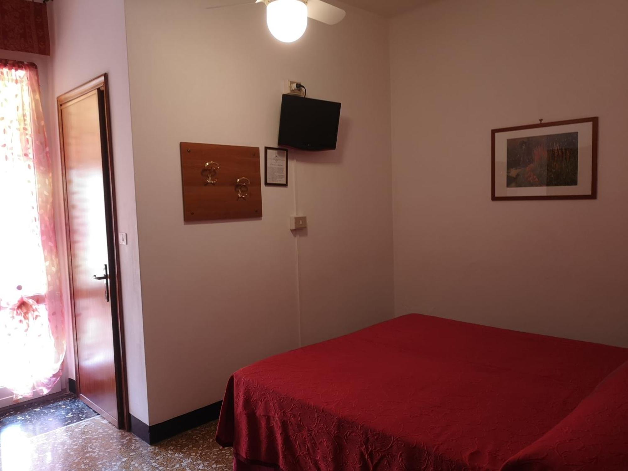 Hotel Triestina Noli Exteriör bild