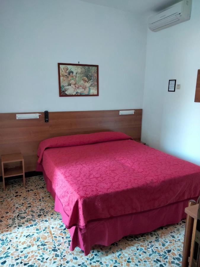 Hotel Triestina Noli Exteriör bild
